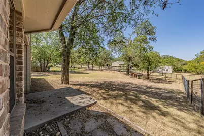 115 Pleasant Oaks Lane, Springtown, TX 76082 - Photo 6