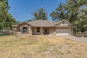 115 Pleasant Oaks Ln, Springtown, TX 76082 - Photo 4