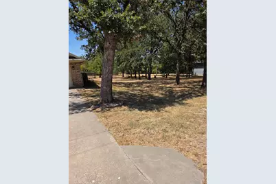 115 Pleasant Oaks Lane, Springtown, TX 76082 - Photo 2