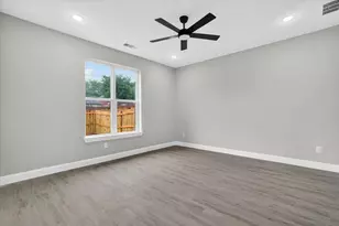 808 Premier, Grand Prairie, TX 75051 - Photo 14
