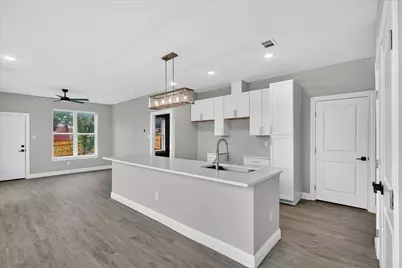 808 Premier, Grand Prairie, TX 75051 - Photo 6