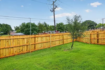 808 Premier, Grand Prairie, TX 75051 - Photo 32
