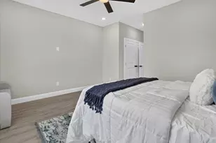 808 Premier, Grand Prairie, TX 75051 - Photo 34
