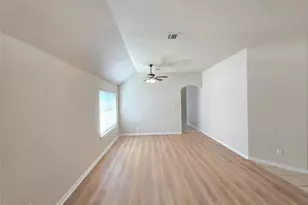 8219 Tierra Del Sol Rd, Arlington, TX 76002 - Photo 4