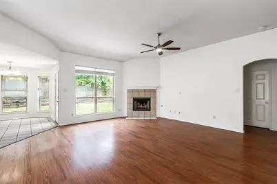 7921 Rattlers Court, Arlington, TX 76002 - Photo 4