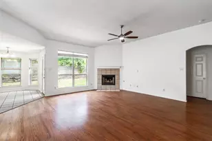 7921 Rattlers Ct, Arlington, TX 76002 - Photo 4