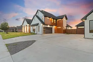 2008 Nichole Blvd, Pottsboro, TX 75076 - Photo 2