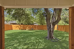 10637 Dunaway Dr, Dallas, TX 75228 - Photo 18