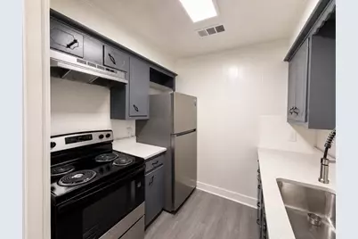 2002 Washington Street, Commerce, TX 75428 - Photo 2