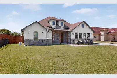 1672 Brookview Drive, Lancaster, TX 75146 - Photo 2
