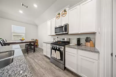 11025 Klondike Lane, Aubrey, TX 76227 - Photo 16