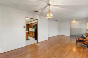 1227 Hilltop Dr, Cleburne, TX 76033 - Photo 6