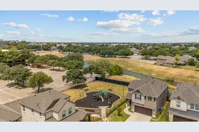 9919 Bates Street, Irving, TX 75063 - Photo 34