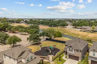 9919 Bates St, Irving, TX 75063 - Photo 34