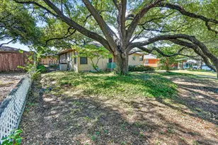 1516 Francis St, Carrollton, TX 75006 - Photo 2