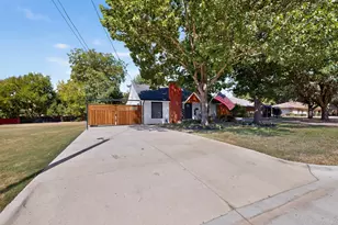429 S Walker St, Mesquite, TX 75149 - Photo 4