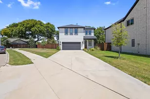 4539 Hogan's Alley Dr, Arlington, TX 76001 - Photo 2