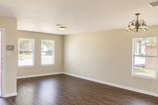 2805 Hillside Dr, Mesquite, TX 75149 - Photo 6