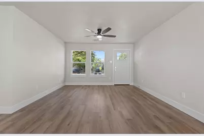 5908 Locke Avenue, Fort Worth, TX 76107 - Photo 4