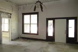 907 E Texas Ave, Mart, TX 76664 - Photo 2