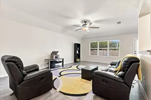 1012 Scenic Dr, Justin, TX 76247 - Photo 10