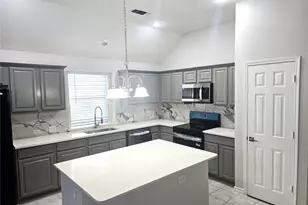 5200 White Hills Dr, Fort Worth, TX 76137 - Photo 10