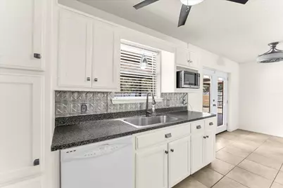 4626 Lexington Street, Bellmead, TX 76705 - Photo 8