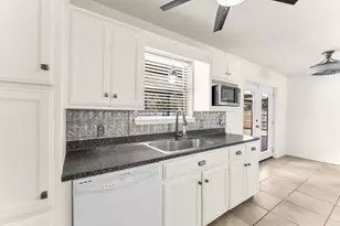 4626 Lexington St, Bellmead, TX 76705 - Photo 8