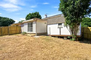 1001 Flower Dr, Arlington, TX 76017 - Photo 24