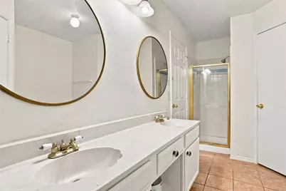 1001 Flower Drive, Arlington, TX 76017 - Photo 16