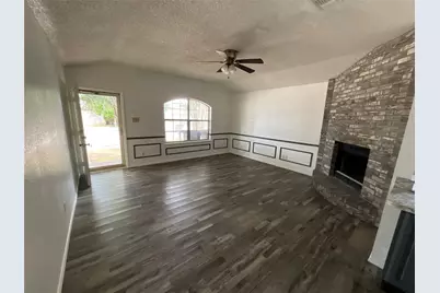 6936 Laurelhill Court N, Fort Worth, TX 76133 - Photo 4