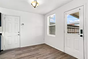 1027 Graystone Dr, Lancaster, TX 75134 - Photo 6