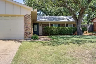 2101 Warwick Dr, Arlington, TX 76015 - Photo 1
