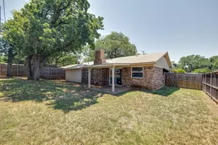 2101 Warwick Dr, Arlington, TX 76015 - Photo 28