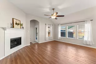 2037 Michelle Creek Dr, Little Elm, TX 75068 - Photo 16