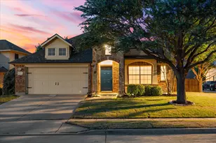 2037 Michelle Creek Dr, Little Elm, TX 75068 - Photo 2