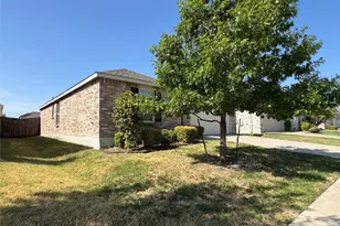 3020 Manuel Creek Dr, Little Elm, TX 75068 - Photo 2