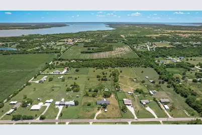 8910 County Road 3602, Quinlan, TX 75474 - Photo 2