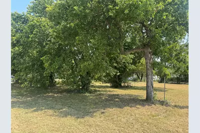 907 Buck Street, Gainesville, TX 76240 - Photo 6