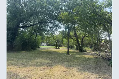 907 Buck Street, Gainesville, TX 76240 - Photo 14