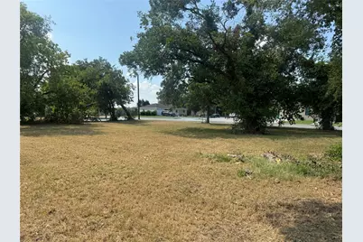 907 Buck Street, Gainesville, TX 76240 - Photo 16