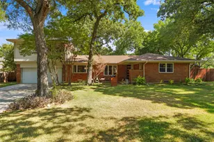 1417 Sylvan Dr, Arlington, TX 76012 - Photo 6