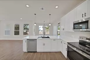4713 Llano St, Granbury, TX 76048 - Photo 14