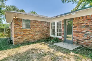 612 Forest Ln, Hurst, TX 76053 - Photo 22