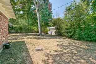 612 Forest Ln, Hurst, TX 76053 - Photo 22