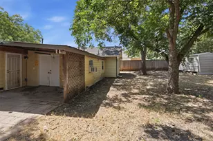 1218 Diana Dr, Arlington, TX 76011 - Photo 4