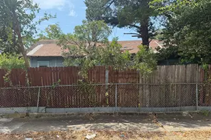 700 S Winnetka Ave, Dallas, TX 75208 - Photo 4