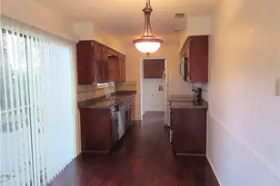 113 Shadybrook Dr, DeSoto, TX 75115 - Photo 2