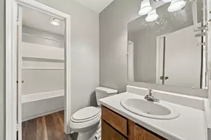 1108 N Elm St, Denton, TX 76201 - Photo 16