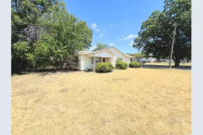 309 Decatur Street, Bowie, TX 76230 - Photo 2